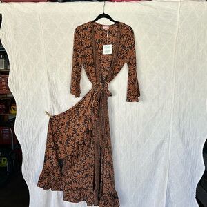 Ceienna of Australia, Wrap Silk Polyester Dress with Slit Front